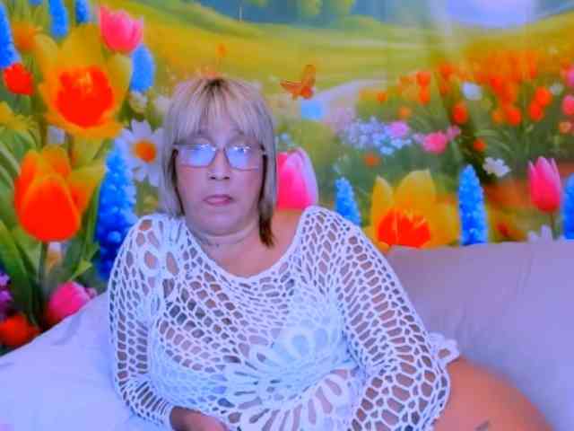 indianroxy webcam