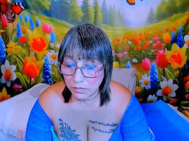 indianroxy webcam