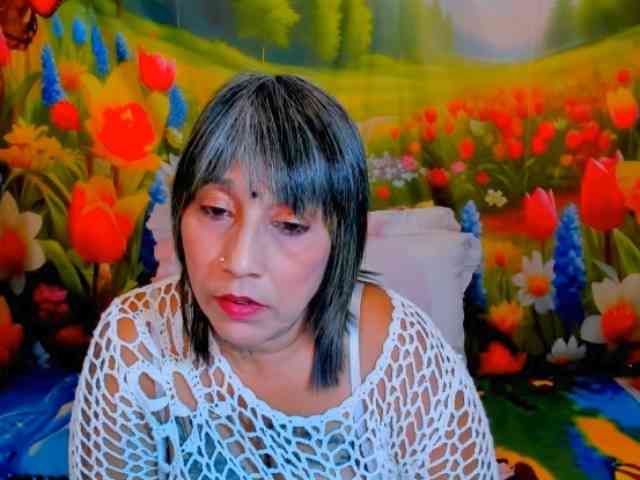 indianroxy webcam