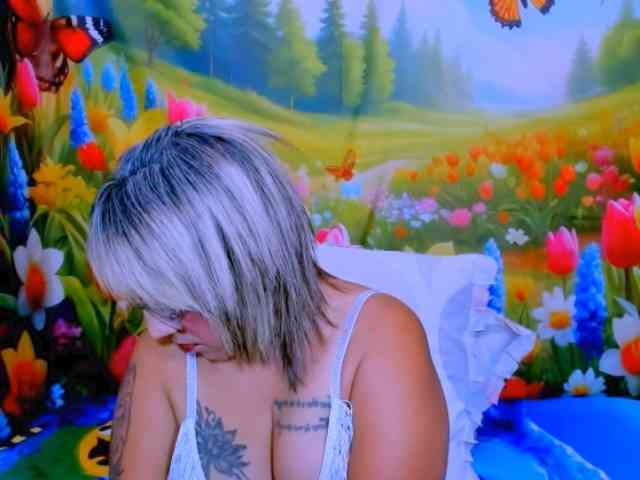 indianroxy webcam