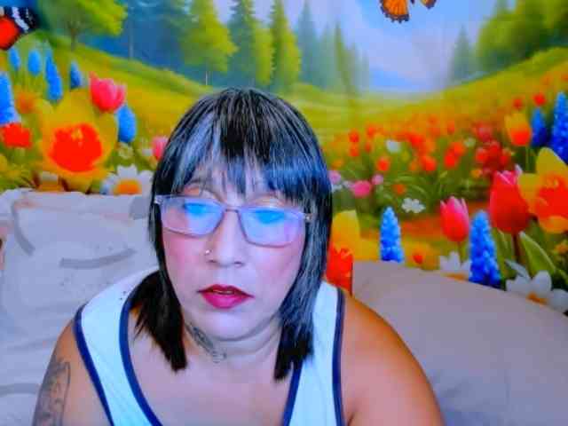 indianroxy webcam