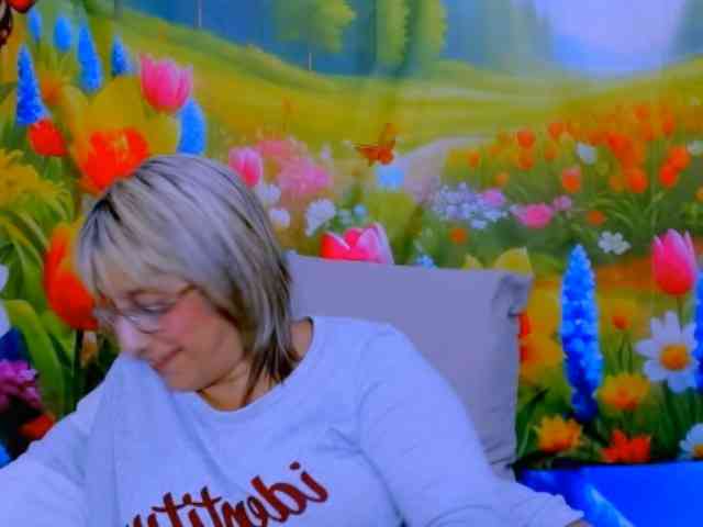 indianroxy webcam