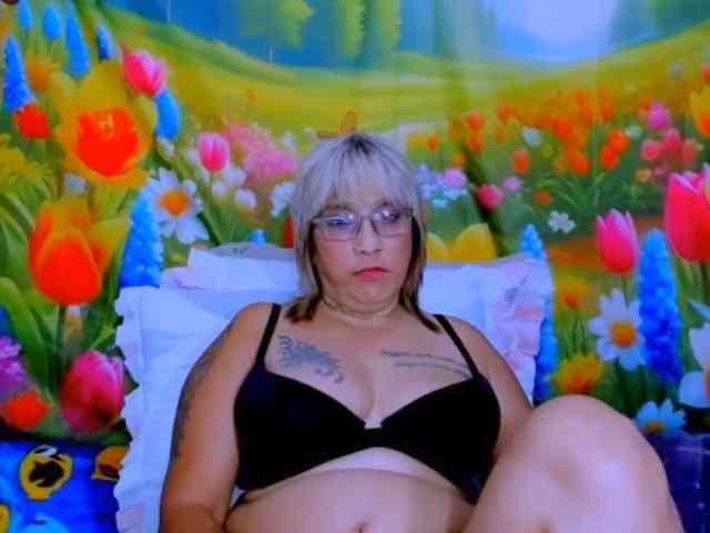 indianroxy webcam
