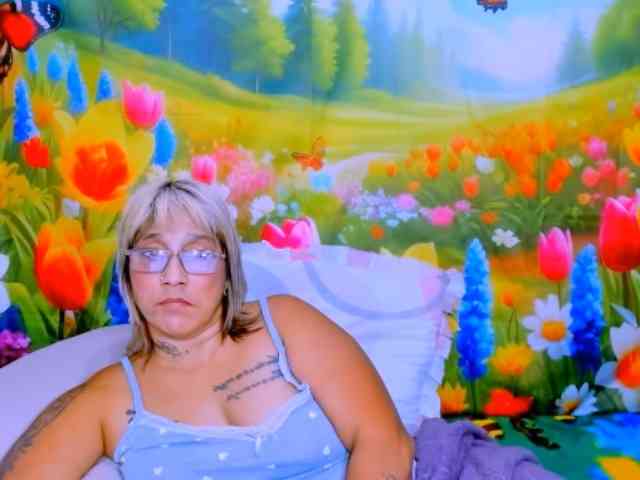 indianroxy webcam