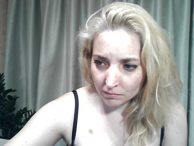 mariska-kiska live cam on BongaCams