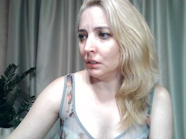 mariska-kiska live cam on BongaCams
