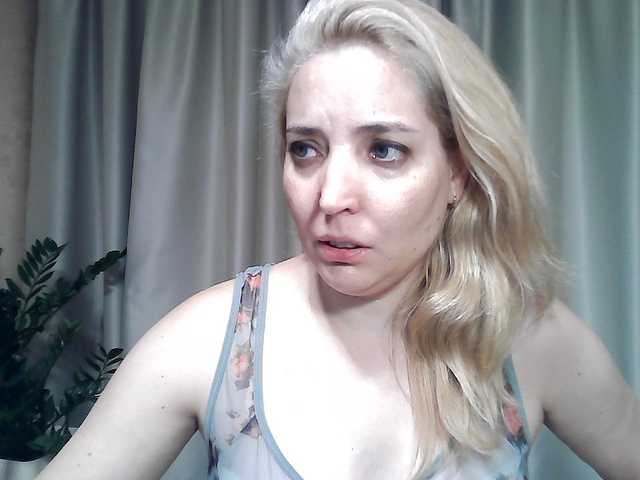 mariska-kiska live cam on BongaCams