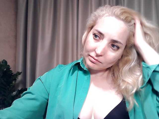 mariska-kiska live cam on BongaCams