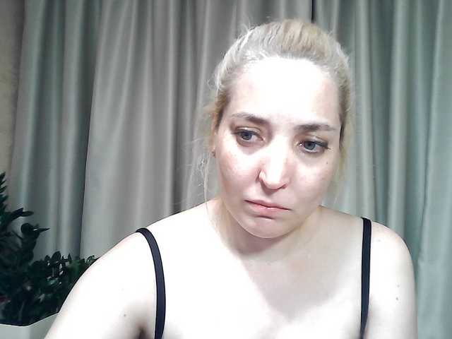 mariska-kiska live cam on BongaCams