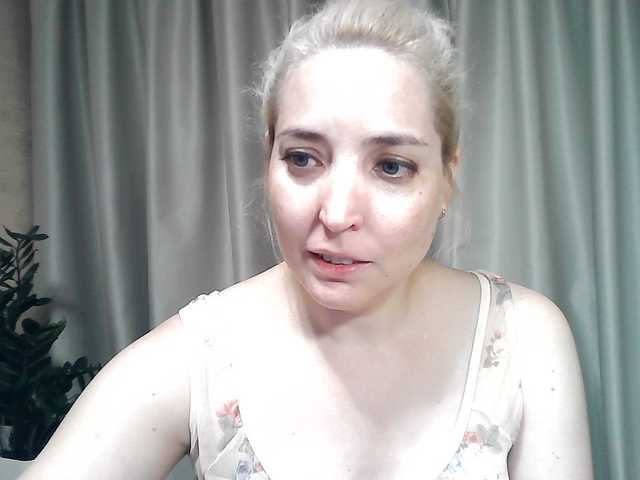 mariska-kiska live cam on BongaCams