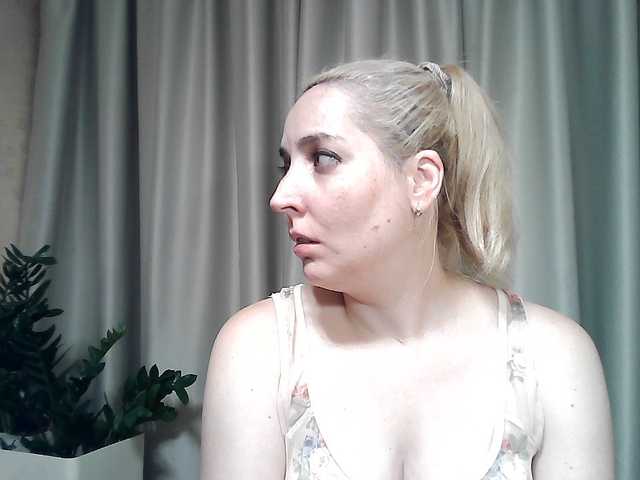 mariska-kiska live cam on BongaCams
