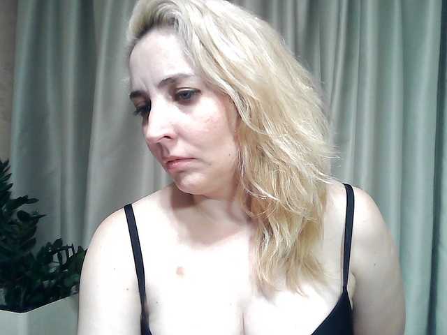 mariska-kiska live cam on BongaCams