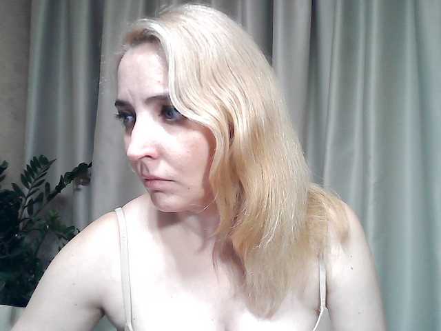 mariska-kiska live cam on BongaCams