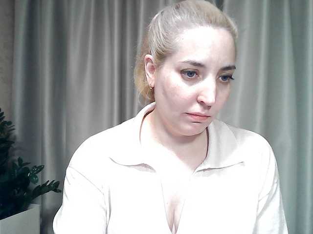 mariska-kiska's BongaCams show and profile