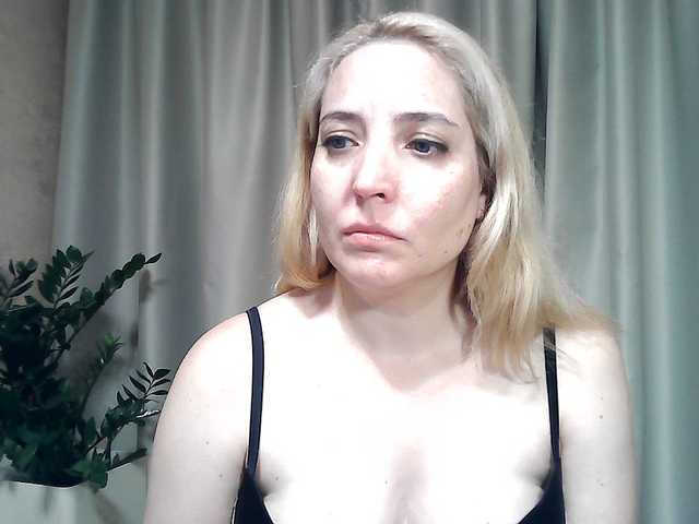 mariska-kiska live cam on BongaCams