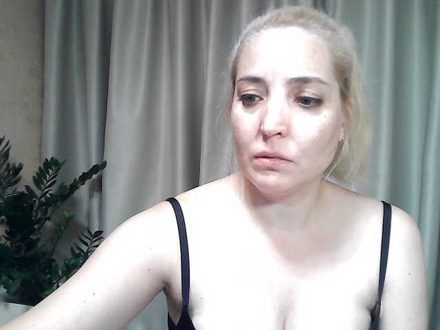 mariska-kiska live cam on BongaCams