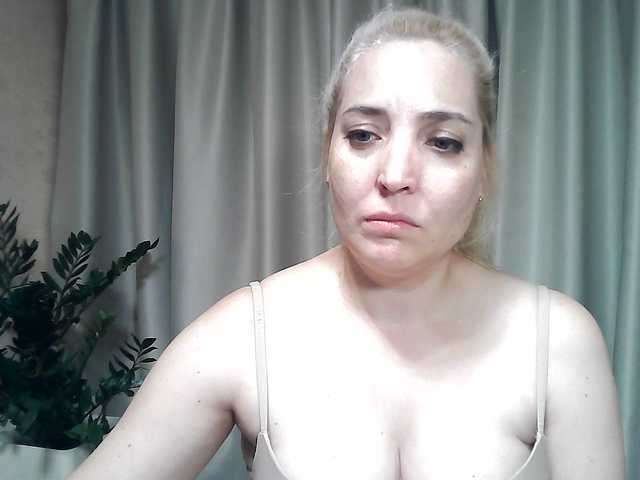 mariska-kiska live cam on BongaCams