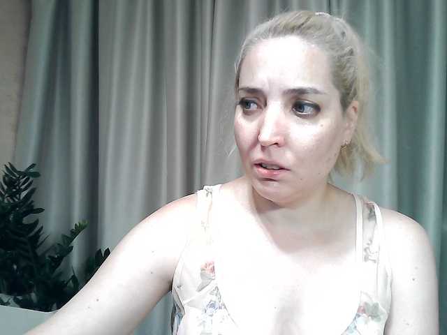 mariska-kiska live cam on BongaCams