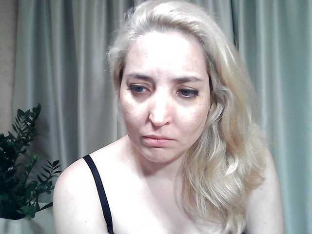 mariska-kiska live cam on BongaCams