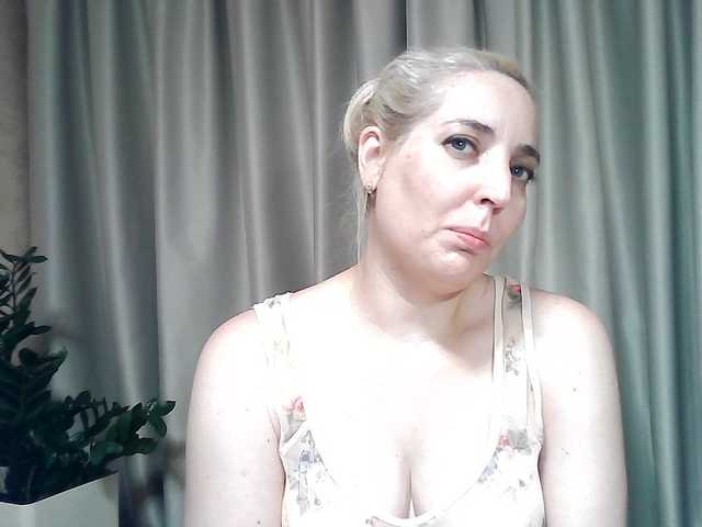 mariska-kiska live cam on BongaCams