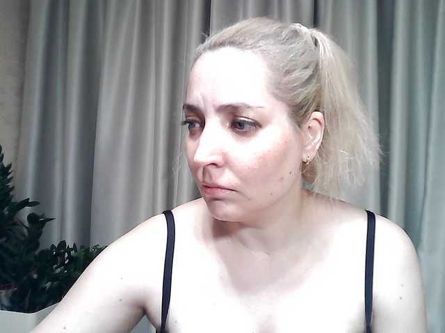 mariska-kiska live cam on BongaCams