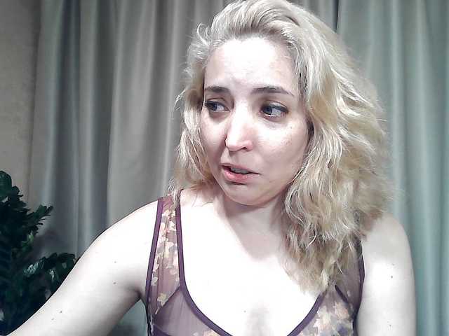 mariska-kiska live cam on BongaCams