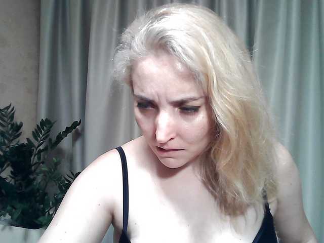 mariska-kiska live cam on BongaCams