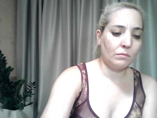 mariska-kiska live cam on BongaCams
