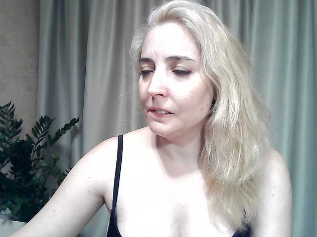 mariska-kiska live cam on BongaCams