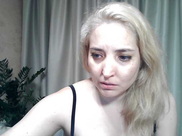 mariska-kiska live cam on BongaCams