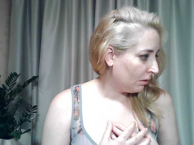 mariska-kiska live cam on BongaCams