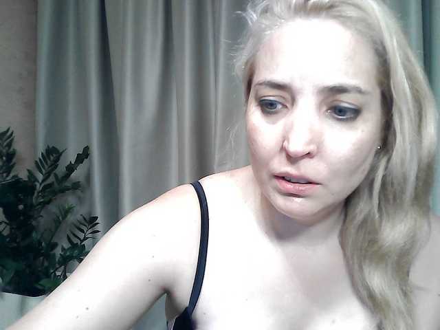 mariska-kiska live cam on BongaCams