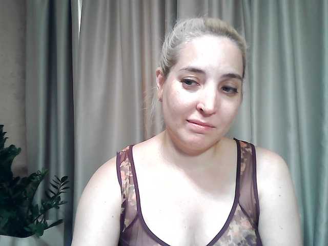 mariska-kiska live cam on BongaCams