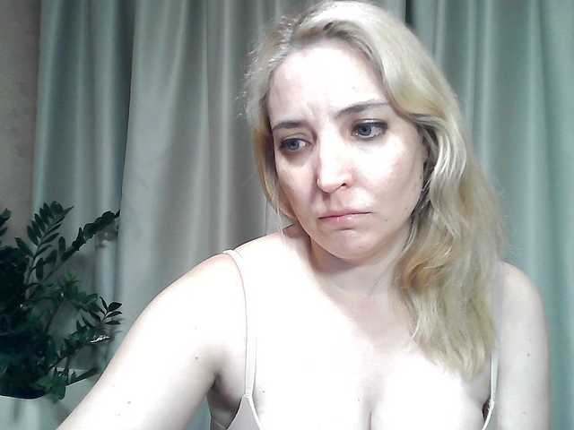 mariska-kiska live cam on BongaCams