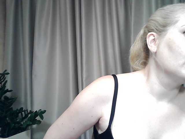 mariska-kiska live cam on BongaCams
