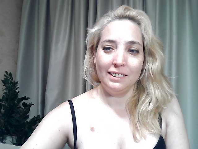 mariska-kiska live cam on BongaCams