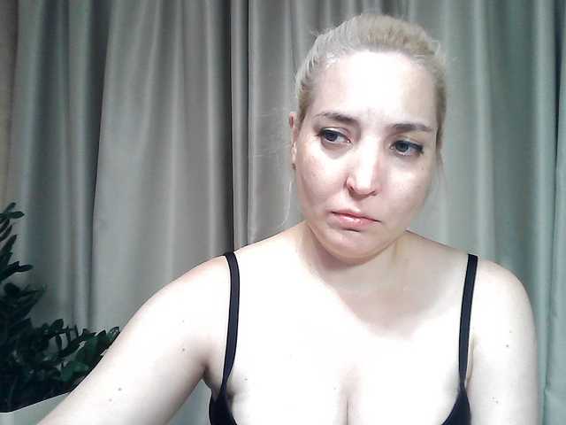 mariska-kiska live cam on BongaCams