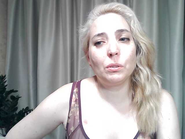 mariska-kiska live cam on BongaCams