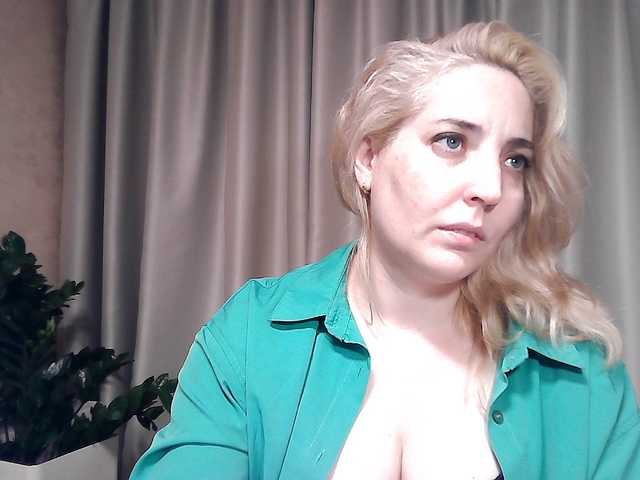 mariska-kiska live cam on BongaCams