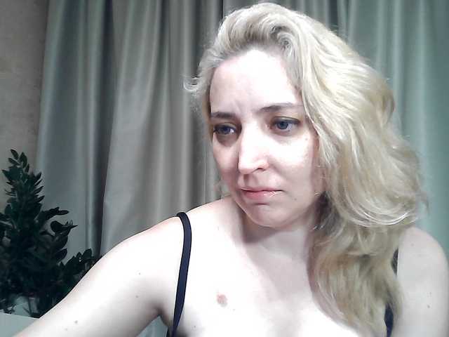 mariska-kiska live cam on BongaCams