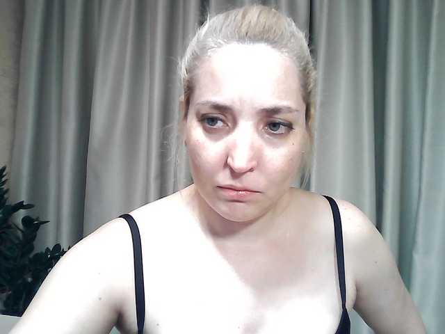 mariska-kiska live cam on BongaCams