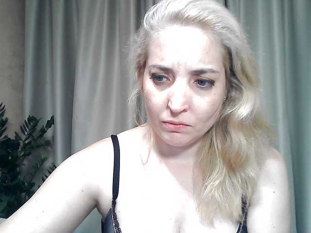 mariska-kiska live cam on BongaCams
