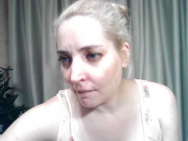 mariska-kiska live cam on BongaCams