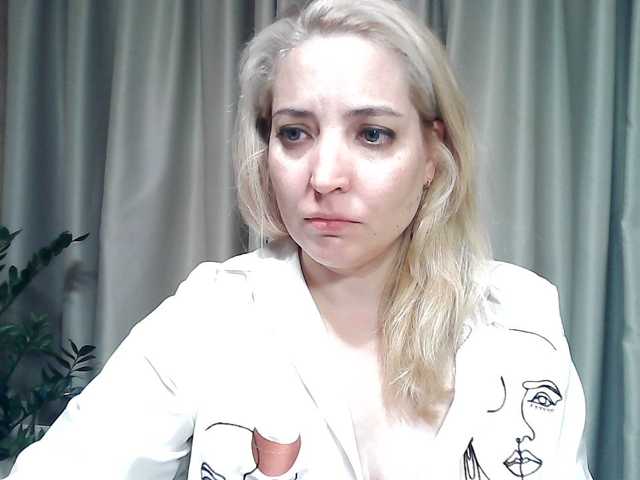 mariska-kiska live cam on BongaCams