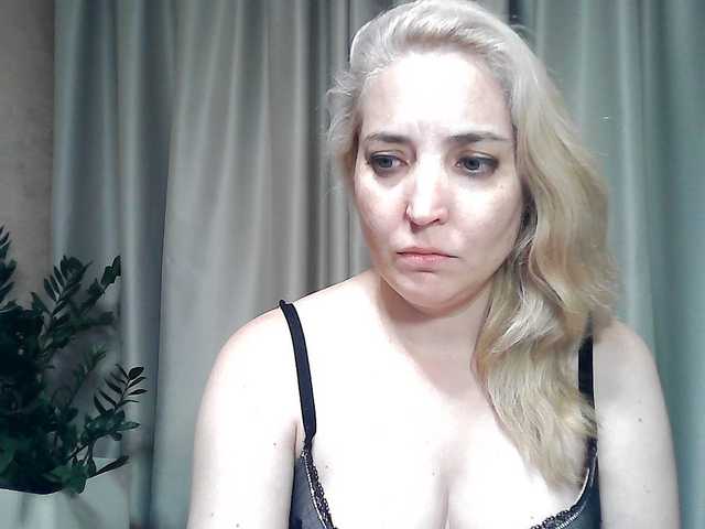 mariska-kiska live cam on BongaCams