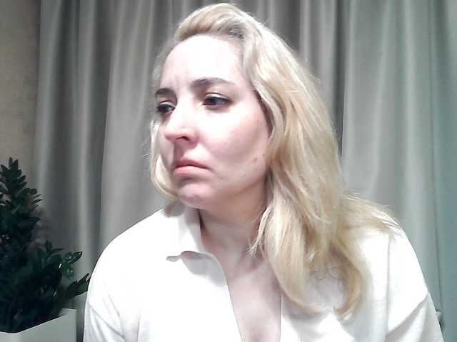 mariska-kiska's BongaCams show and profile