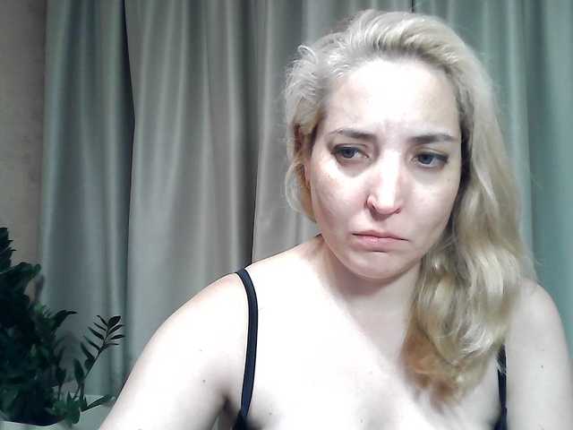 mariska-kiska live cam on BongaCams