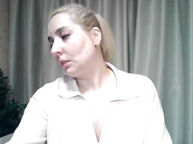 mariska-kiska's BongaCams show and profile