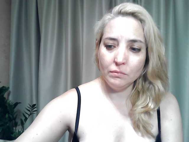 mariska-kiska live cam on BongaCams