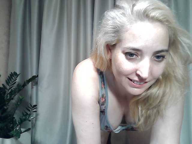 mariska-kiska live cam on BongaCams